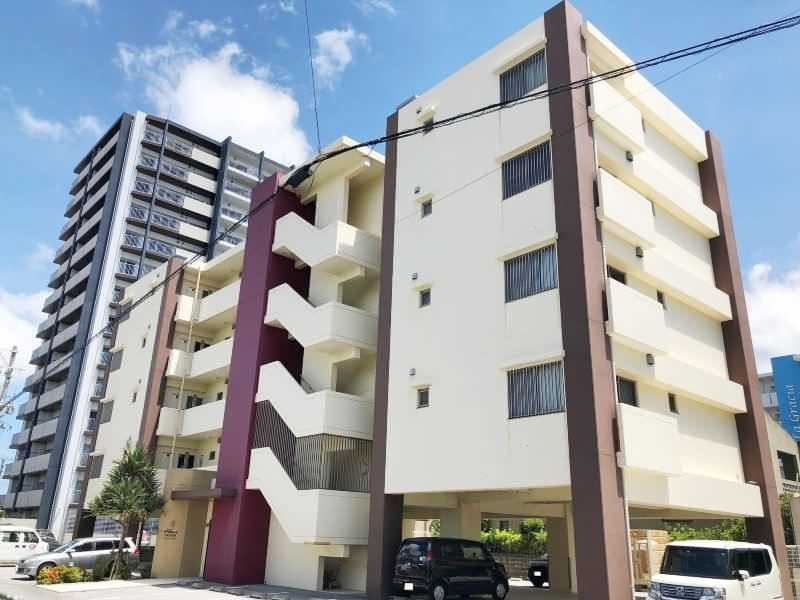 2LDK Apartment for Rent in Chatan, Okinawa – 59.56m² - Thumbnail 2