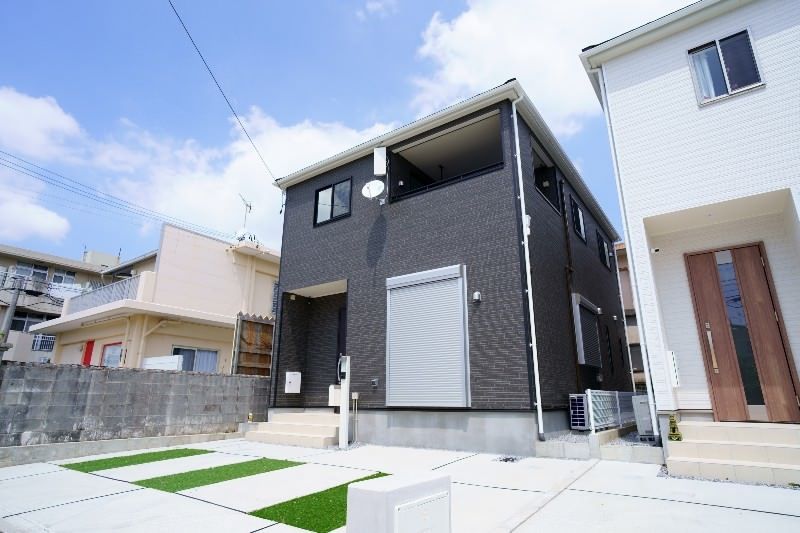 4LDK Detached House for Rent in Chatan, Okinawa - Thumbnail 3