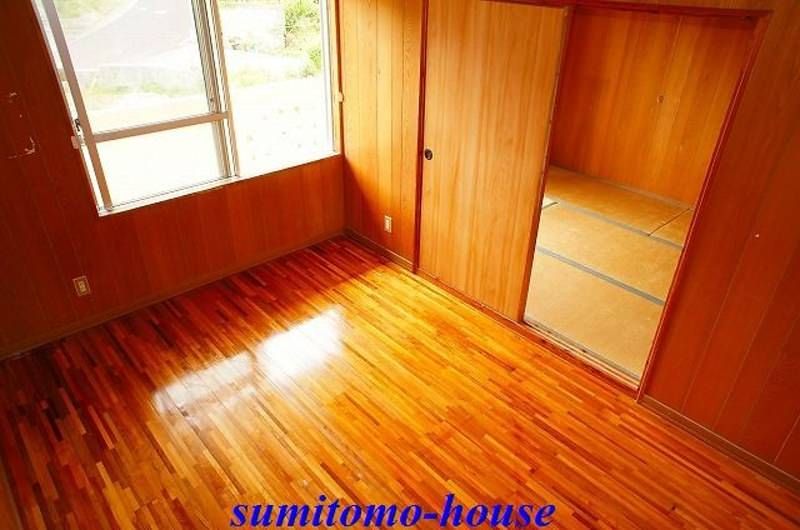 2DK Apartment for Rent in Momohara, Okinawa City - Thumbnail 2
