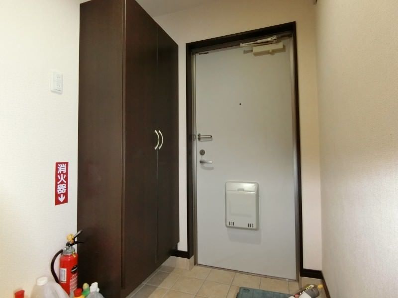 3LDK Apartment for Rent in Okinawa City, Koja 2-chome - Thumbnail 3