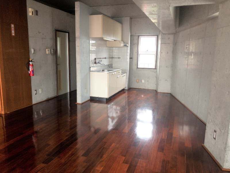 1R Apartment for Rent in Urasoe City, Okinawa - Thumbnail 2