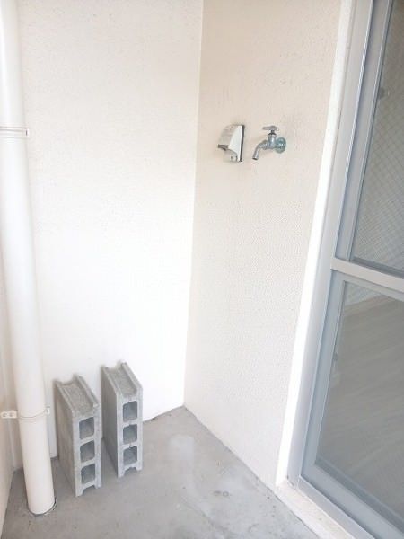 2DK Apartment for Rent in Urasoe, Okinawa - Pet Friendly - Thumbnail 3