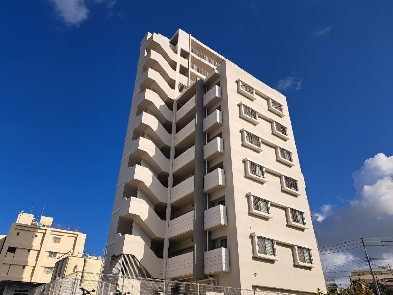 Modern 2LDK Apartment for Sale in Ginowan City, Okinawa - Thumbnail 2