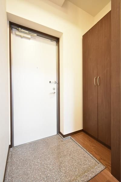 Modern 1R Apartment near Asahibashi Station, Naha, Okinawa - Thumbnail 3