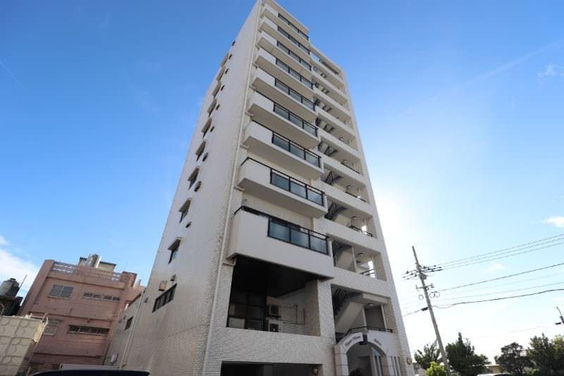 Pegasus Mansion Akebono 2LDK Condo with Sea View in Naha - Thumbnail 2