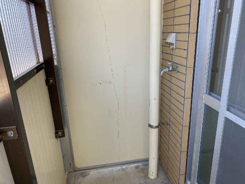 Taira Mansion 2DK Apartment for Rent in Okinawa City - Thumbnail 2