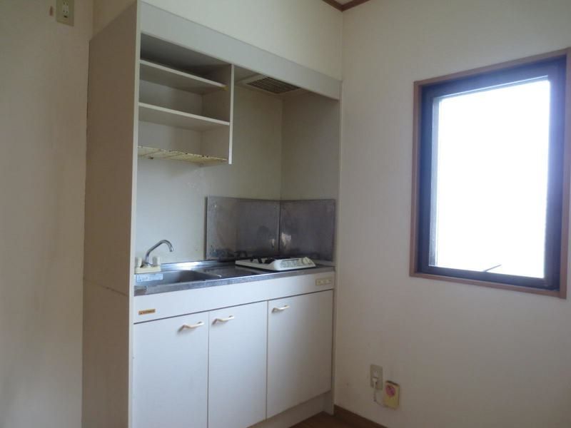 Shuttle Thomas 1K Apartment for Rent in Urasoe, Okinawa - Thumbnail 4