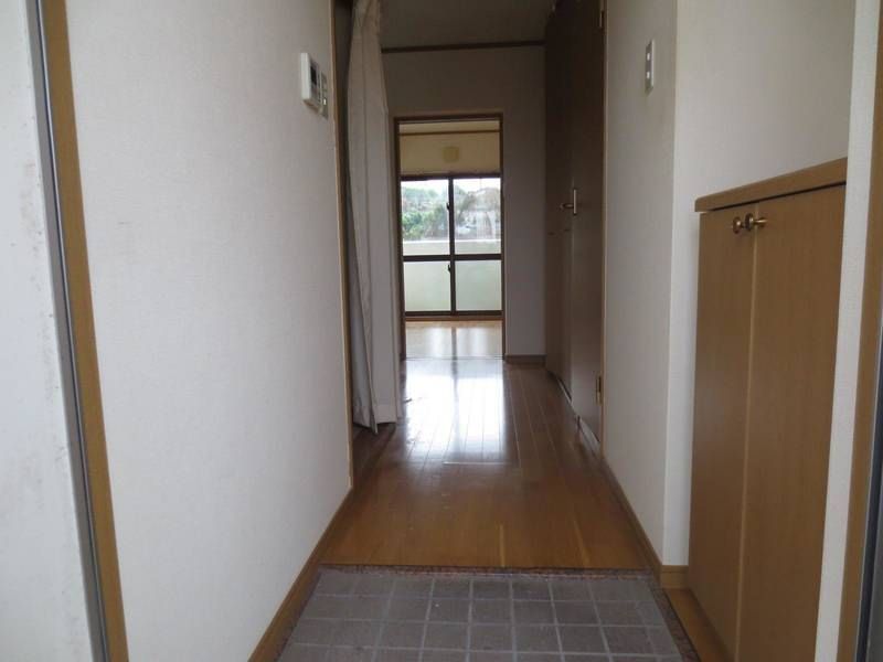 Shuttle Thomas 1K Apartment for Rent in Urasoe, Okinawa - Thumbnail 3