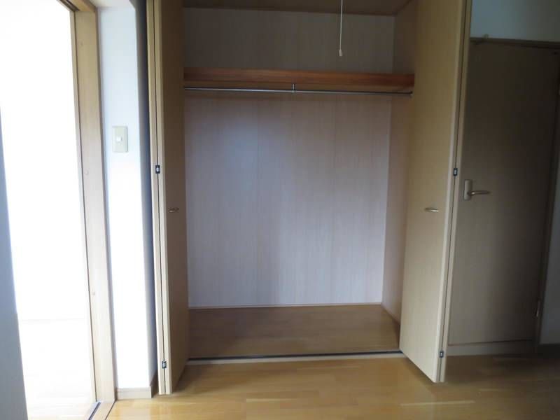 Shuttle Thomas 1K Apartment for Rent in Urasoe, Okinawa - Thumbnail 2
