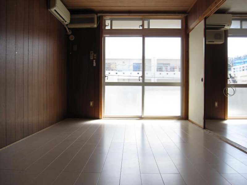 Tokurei Apartments 3LDK Rental in Ginowan, Okinawa - Thumbnail 2