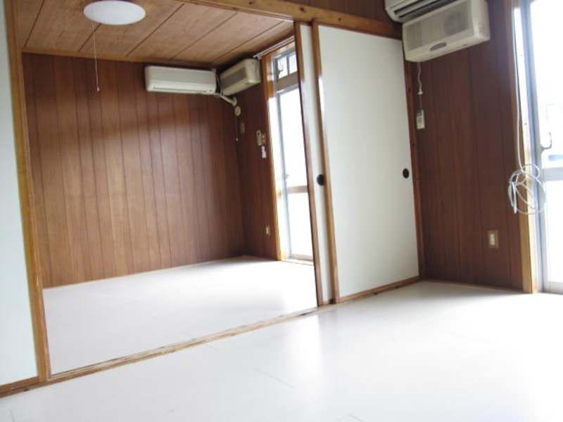 Tokurei Apartments 3LDK Rental in Ginowan, Okinawa - Thumbnail 3
