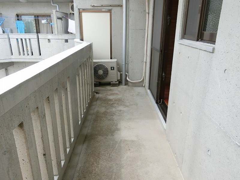 1K Apartment for Rent in Ginowan, Okinawa Near University - Thumbnail 2