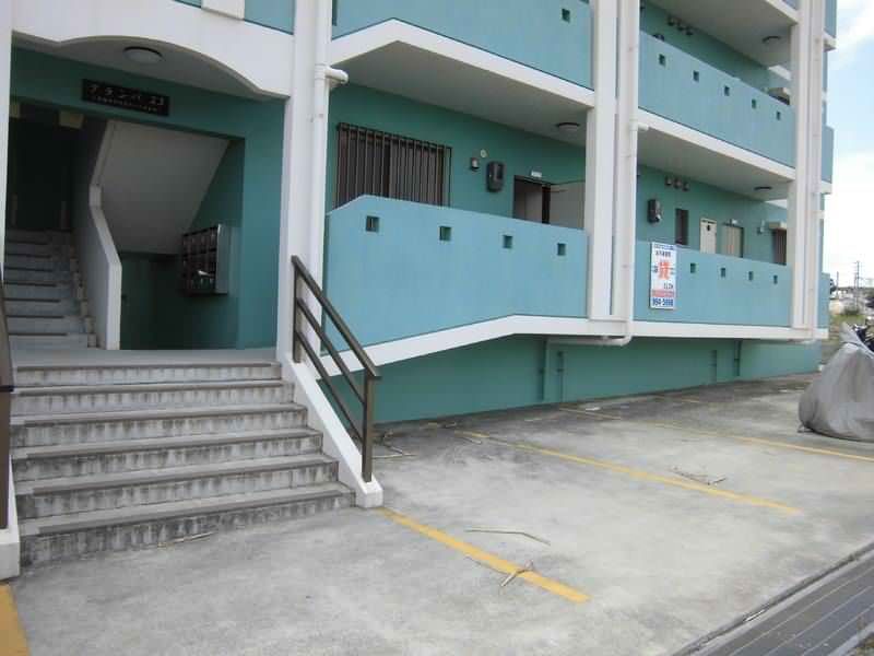 Granpa 23: 2DK Apartment for Rent in Yaese Town, Okinawa - Thumbnail 2