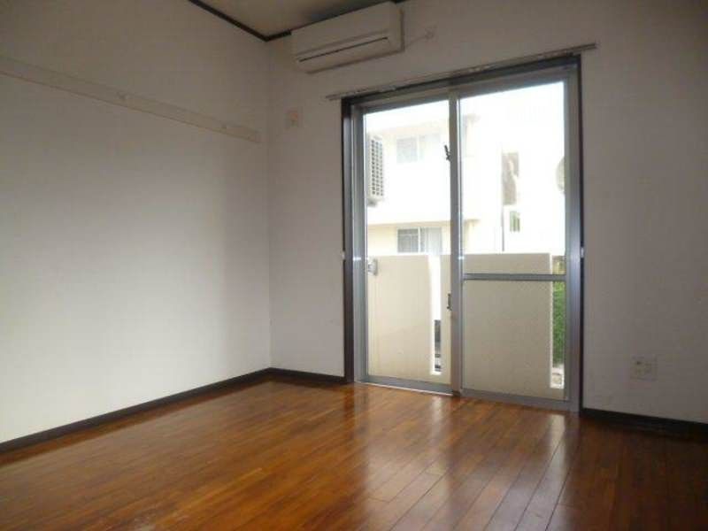 1K Apartment for Rent in Urasoe City, Okinawa with Free Internet - Thumbnail 4