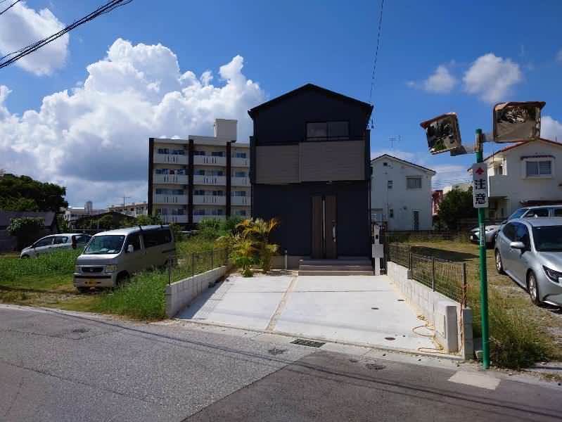 New 3LDK House in North Nakagusuku, Okinawa with Garden - Image 9