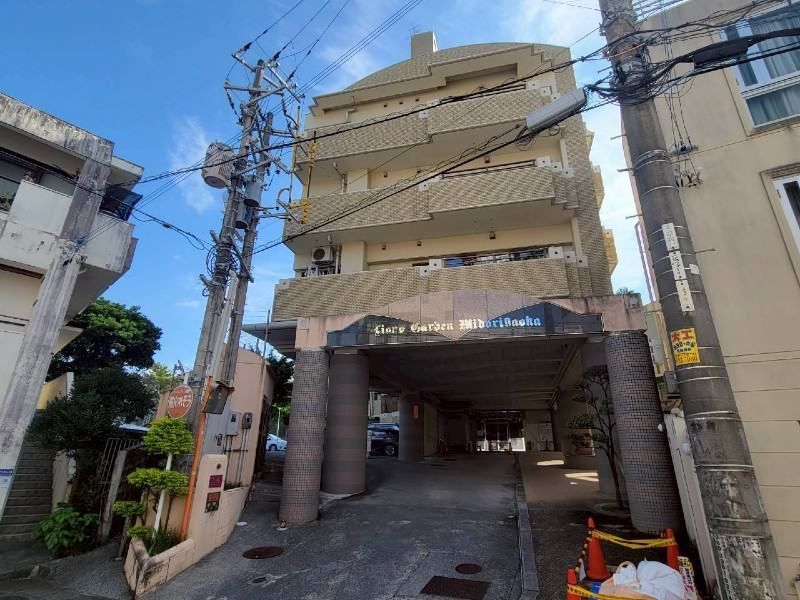 Renovated 3LDK Apartment in Lions Garden Midorigaoka, Naha - Thumbnail 3