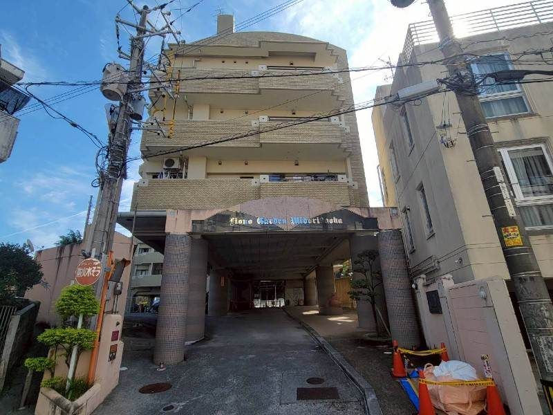 Renovated 3LDK Apartment in Lions Garden Midorigaoka, Naha - Thumbnail 2