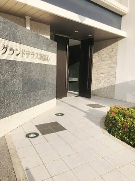 1LDK Apartment for Rent in Omoromachi, Naha, Okinawa - Thumbnail 2