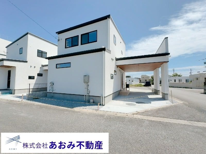 New 4LDK House for Sale in Yomitan, Okinawa - Image 1