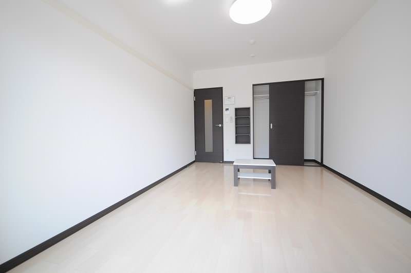 1K Apartment for Rent in Nakagusuku, Okinawa - 25.1 sqm - Thumbnail 4