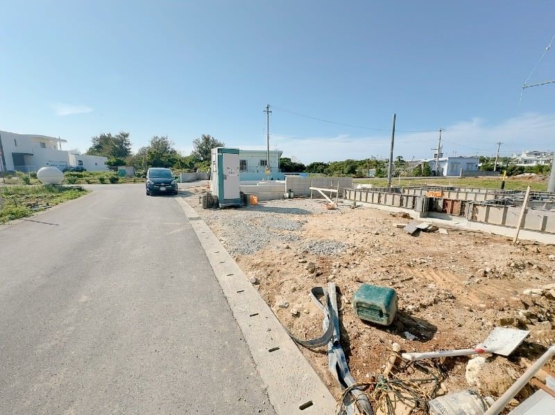 New 3LDK House in Yomitan Village, Okinawa with 3 Car Parking - Thumbnail 3
