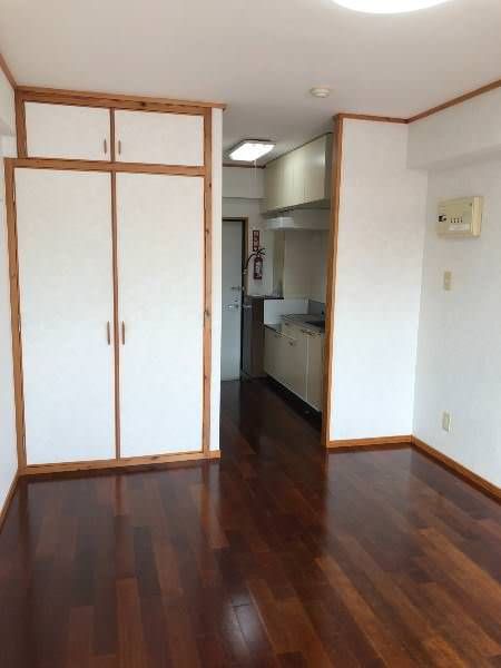 1R Apartment for Rent in Uchidomari, Ginowan City, Okinawa - Thumbnail 4