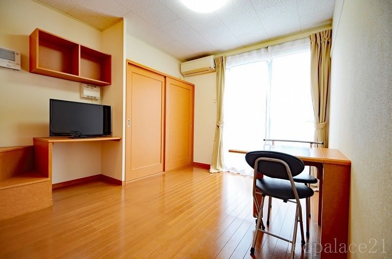 Leopalres ROSE 1K Apartment for Rent in Nakagusuku Village, Okinawa - Thumbnail 4