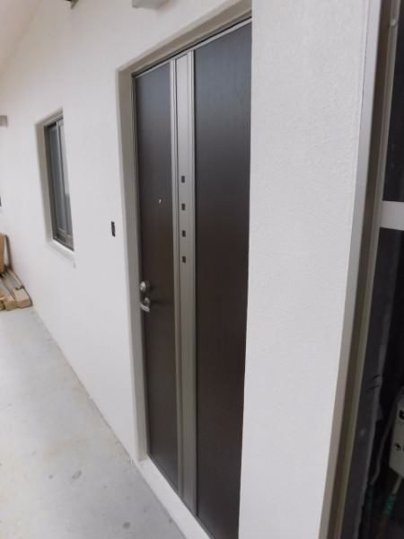 Rent 1K Apartment in Crown Corps Neyasabu, Tomigusuku, Okinawa - Thumbnail 2
