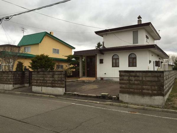Spacious 4LDK House in Ikeda Town, Hokkaido with Garden Potential - Thumbnail 2