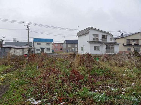 a vacant lot - Thumbnail 3