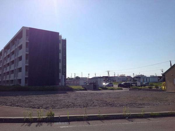 a vacant lot - Image 1