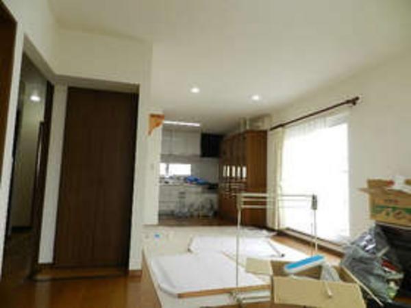 Renovated 3LDK Wooden House in Tomakomai - 240m² Plot - Thumbnail 4