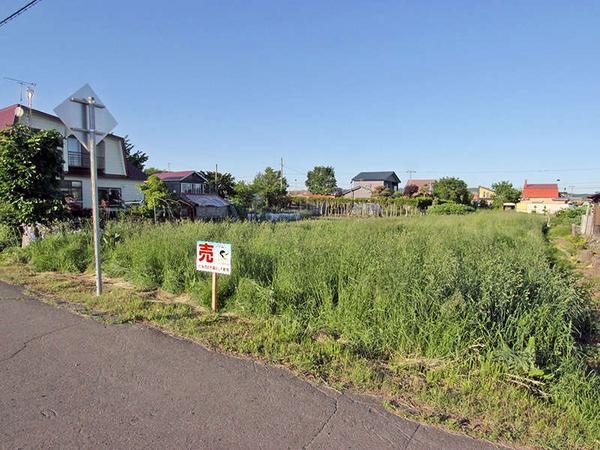 a vacant lot - Thumbnail 2