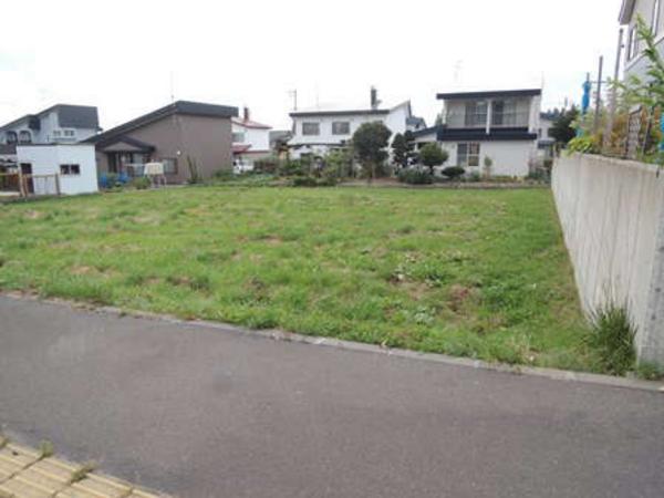 a vacant lot - Thumbnail 4