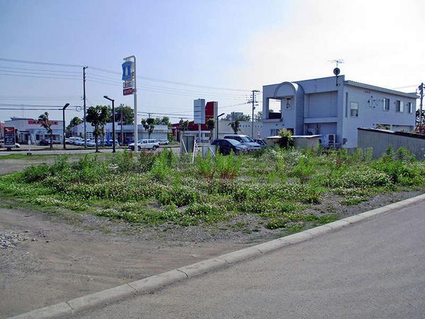 a vacant lot - Thumbnail 4