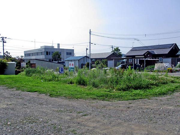 a vacant lot - Thumbnail 3