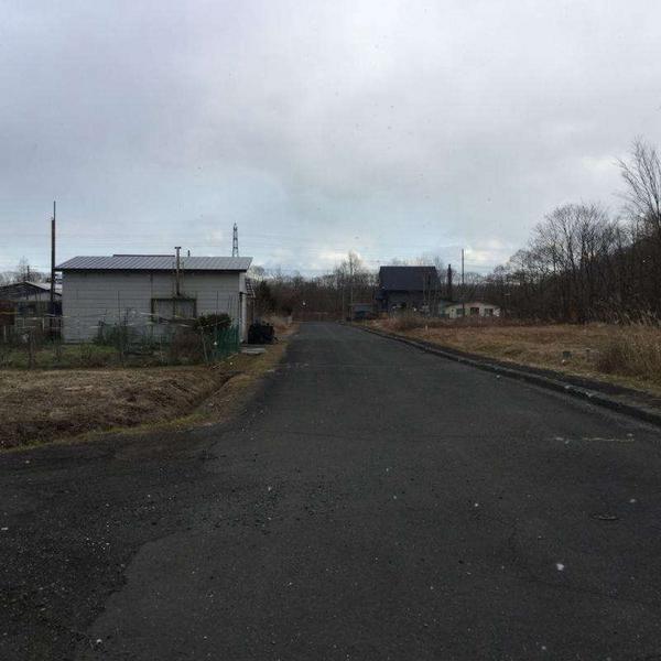 a vacant lot - Thumbnail 3