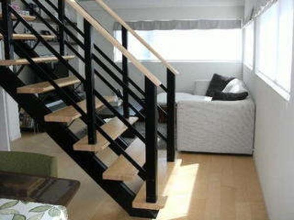Modern Steel Frame House in Hakodate's Kikyo District - Thumbnail 3