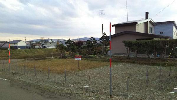 a vacant lot - Thumbnail 3