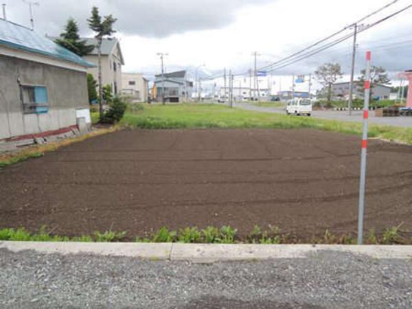 a vacant lot - Thumbnail 4