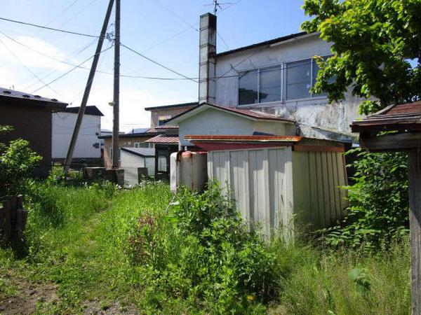 Unoccupied house - Thumbnail 2