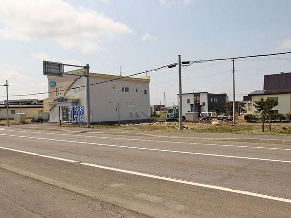 a vacant lot - Thumbnail 3