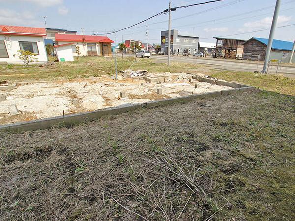 a vacant lot - Thumbnail 2