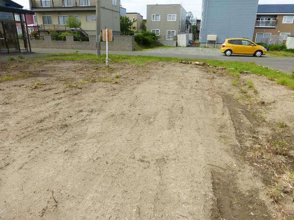 a vacant lot - Thumbnail 3