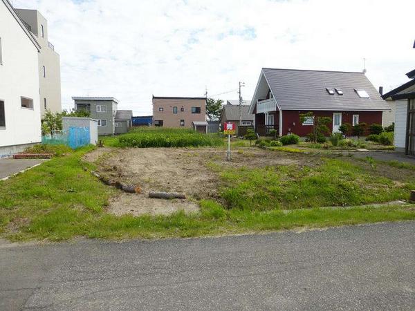 a vacant lot - Thumbnail 2