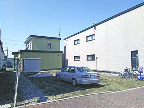 a vacant lot - Thumbnail 3