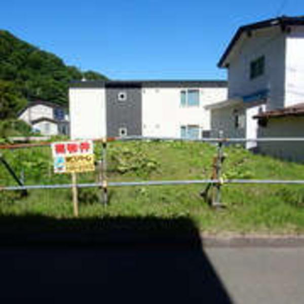 a vacant lot - Thumbnail 2