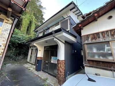 Traditional 4K House with Large Land in Yawatahama, Ehime — Image 1, Yawatahama, Ehime