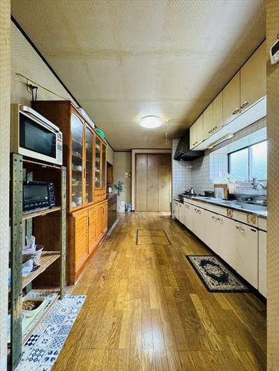 Spacious 8SLDK House in Koshi City with 744m² Land — Image 3, Koshi, Kumamoto