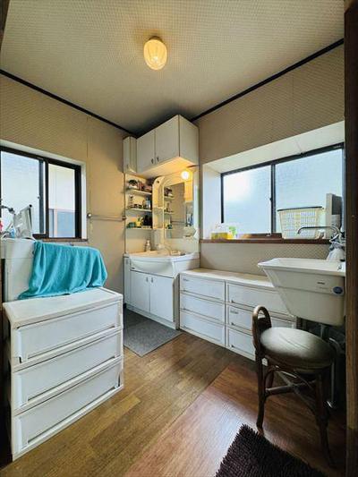 Spacious 8SLDK House in Koshi City with 744m² Land — Image 4, Koshi, Kumamoto